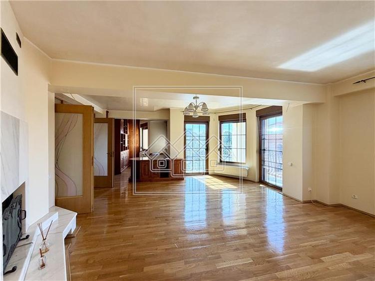 Apartament cu 2 camere decomandat, mobilat în Hipodrom 2