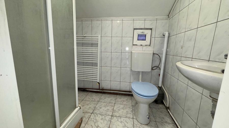 Casă cu 4 camere decomandat cu Teren 196 Mp în Copou