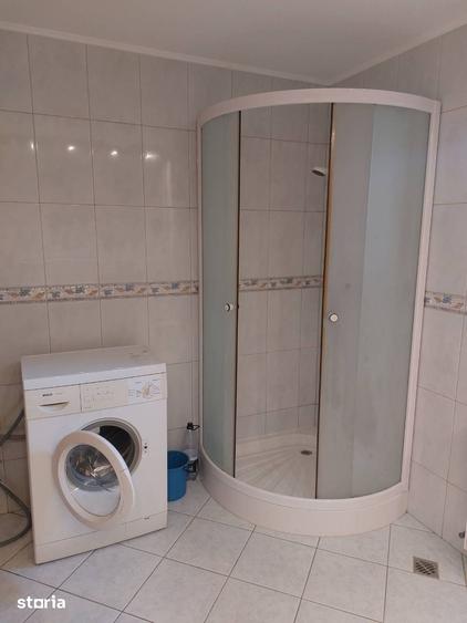 Casă cu 5 camere cu Teren 500 Mp în Central