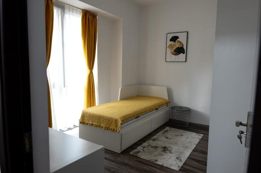Apartament cu 3 camere semidecomandat, mobilat în 9 Mai