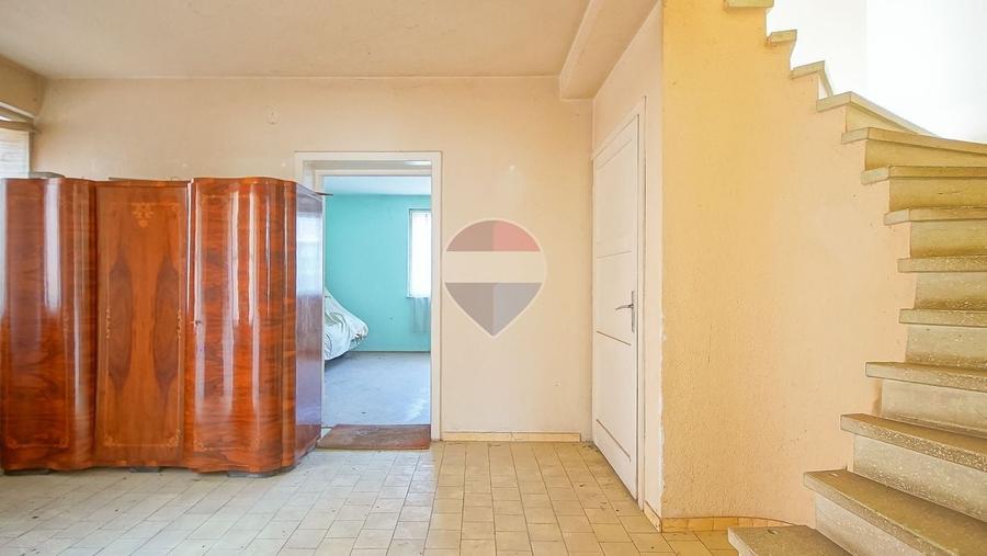 Duplex cu 4 camere cu Teren 1171 Mp în Sânpetru