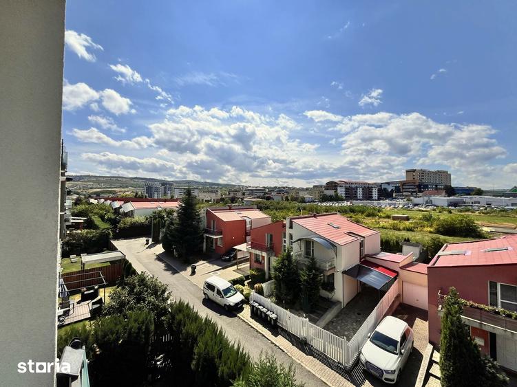 Apartament cu 3 camere decomandat în Bună Ziua