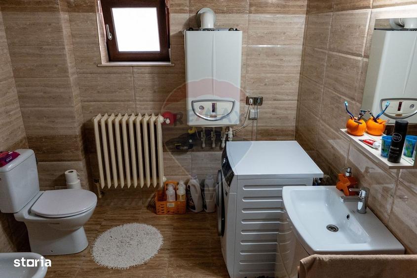 Casă cu 4 camere în Hășdat