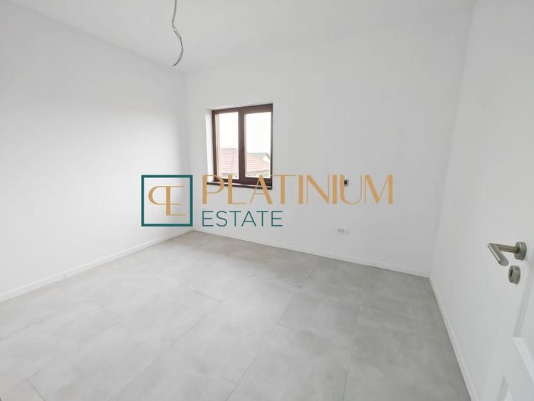Duplex cu 4 camere cu Teren 300 Mp în Utvin