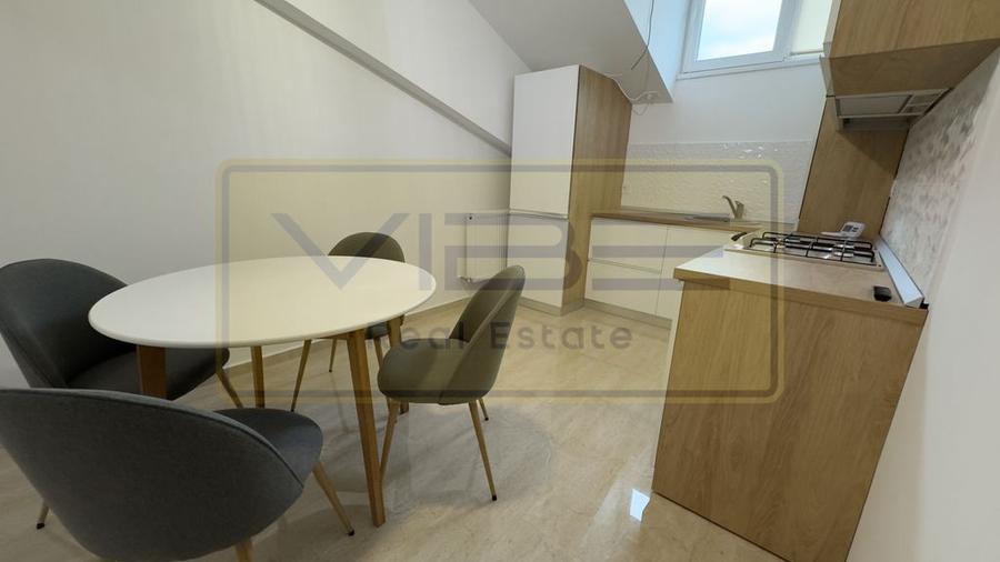 Apartament cu 2 camere decomandat, mobilat în Central