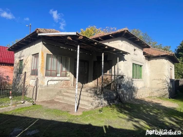Casă cu 5 camere cu Teren 8000 Mp în Orlești