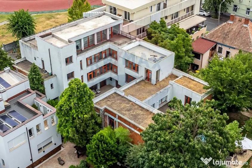 Spațiu comercial, de 1,022 mp, în Central