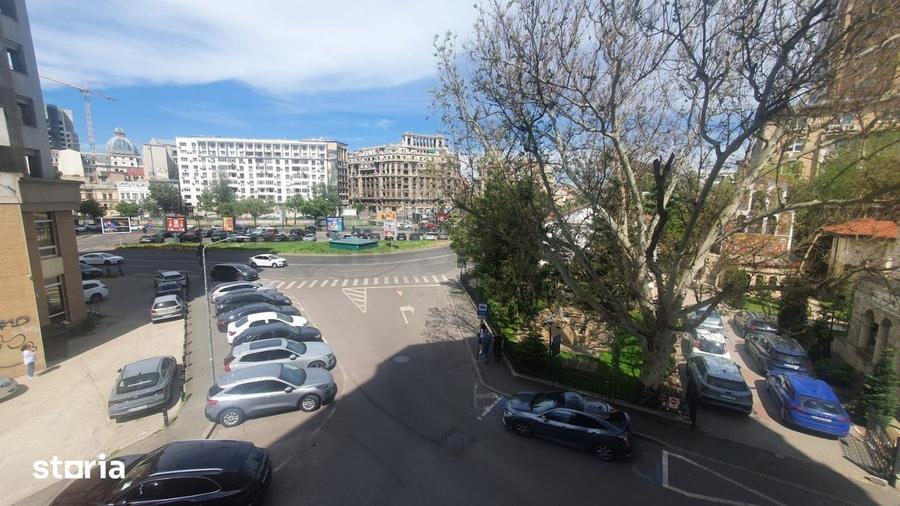 Apartament cu 3 camere decomandat în Centrul Civic