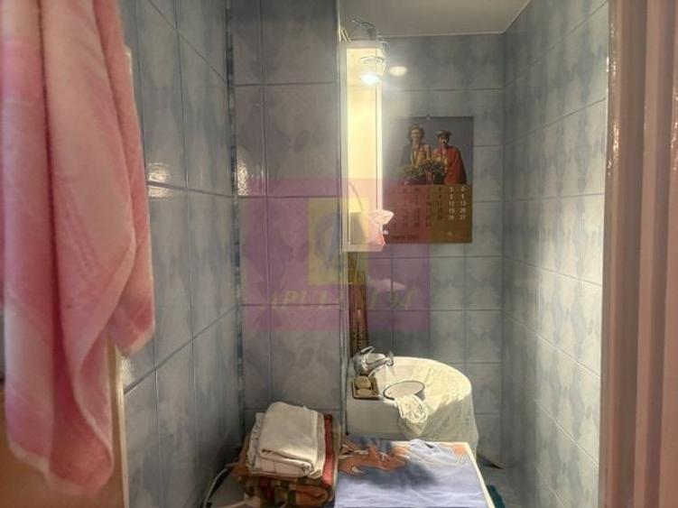 Apartament cu 3 camere decomandat în Drumul Sării