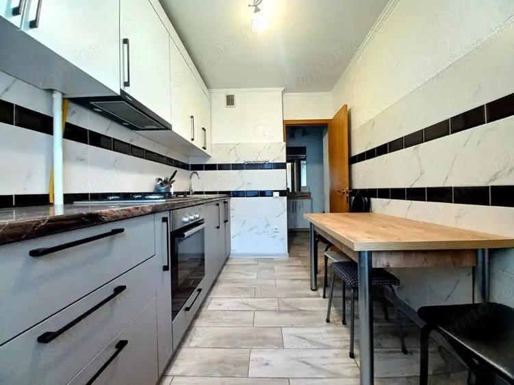 Apartament cu 3 camere semidecomandat în Dacia