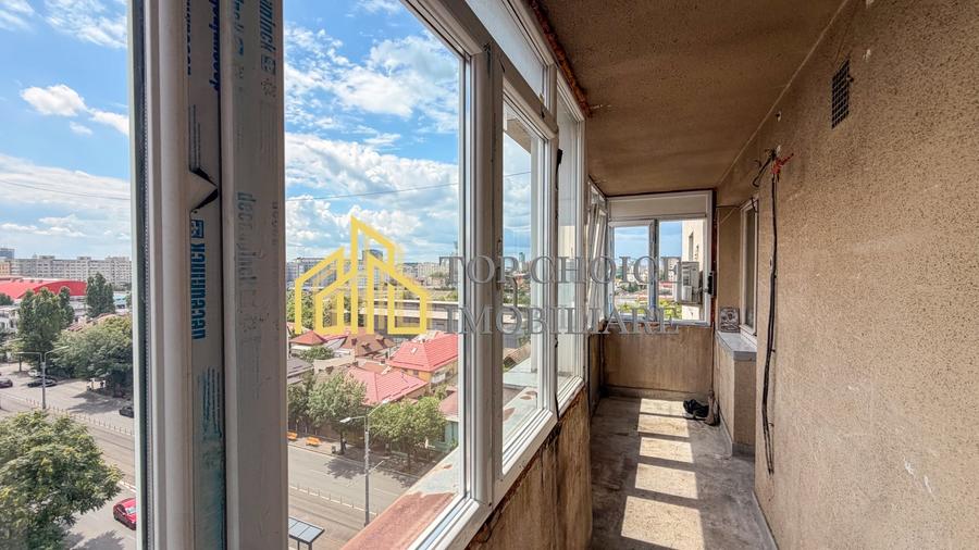 Apartament cu 3 camere decomandat în Barbu Văcărescu