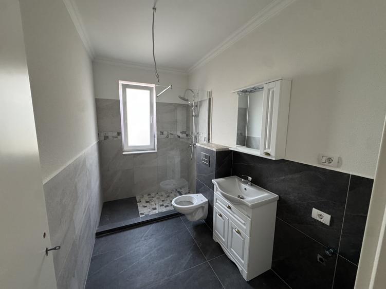 Apartament cu 2 camere decomandat în Giroc