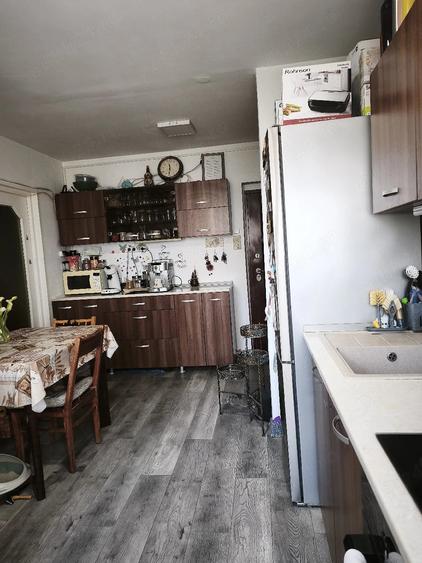 Apartament cu 3 camere semidecomandat în Tudor Vladimirescu