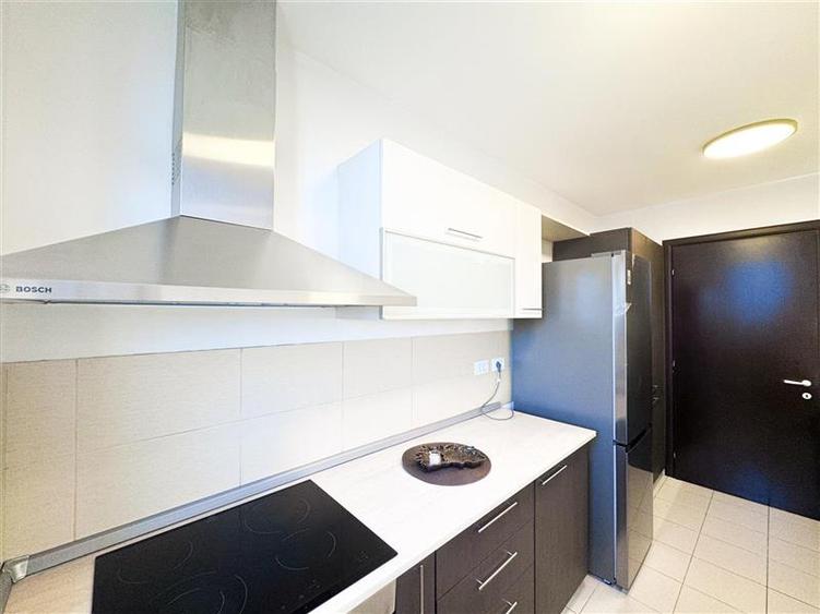 Apartament cu 4 camere semidecomandat, mobilat în Herăstrău