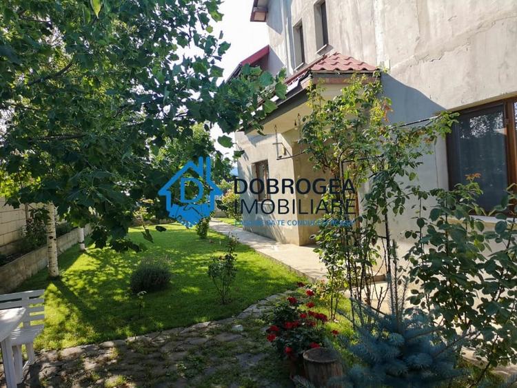 Casă individuală cu 6 camere cu Teren 390 Mp în Mineri