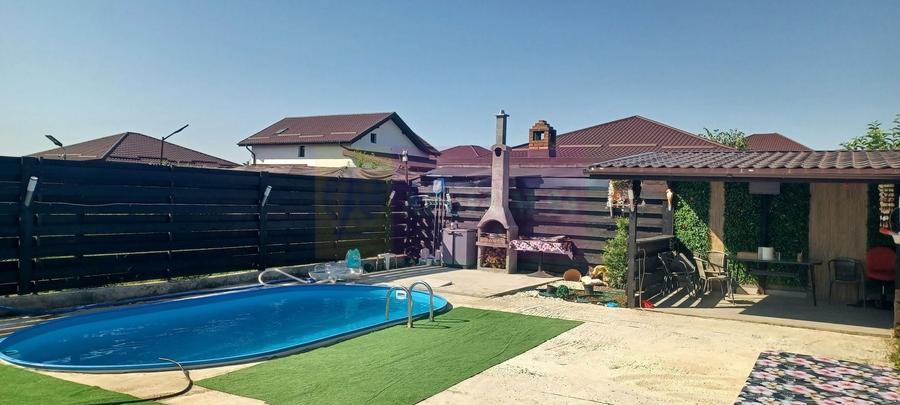 Casă individuală cu 4 camere cu Piscina în Săbăreni