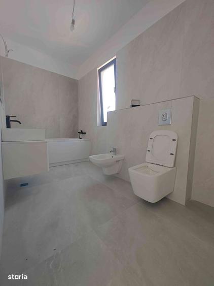 Casă cu 4 camere cu Teren 210 Mp în Drumul Taberei