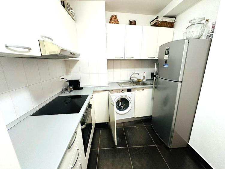 Apartament cu 2 camere decomandat, mobilat în Universitate