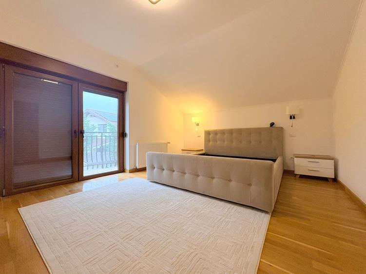 Duplex cu 4 camere cu Canalizare în Dumbrăvița