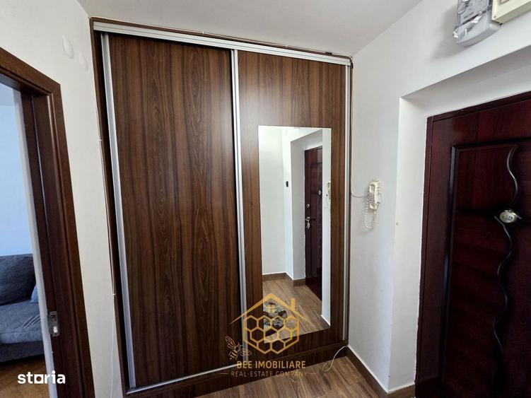 Apartament cu 2 camere decomandat în Calea București