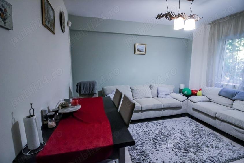 Apartament cu 4 camere decomandat în 9 Mai