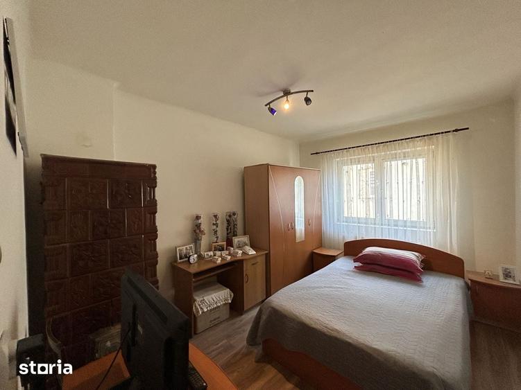 Apartament cu 3 camere decomandat, mobilat în Piața Cluj