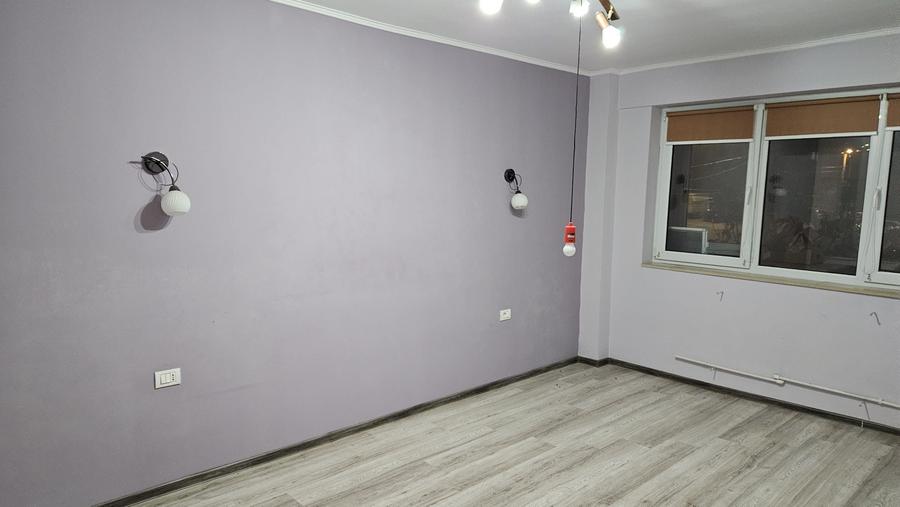 Apartament cu 3 camere decomandat în C5