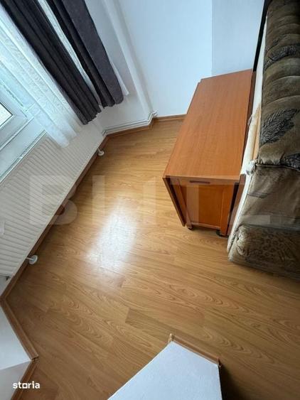 Apartament de vanzare 3 camere, 2 bai, decomandat, Tractorul, 2 locuri - 4
