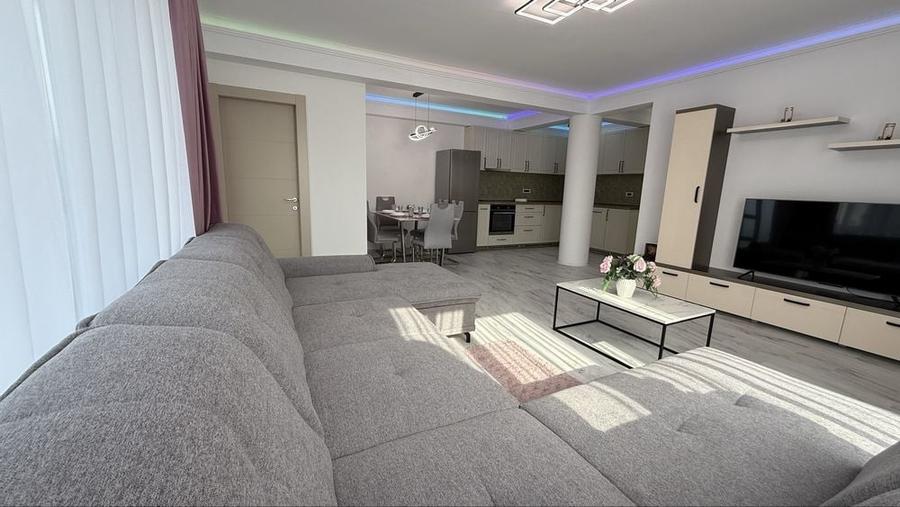 Apartament cu 3 camere decomandat în Spitalul Județean