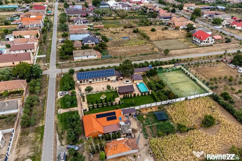 Casă cu 4 camere cu Teren 2832 Mp în Secusigiu