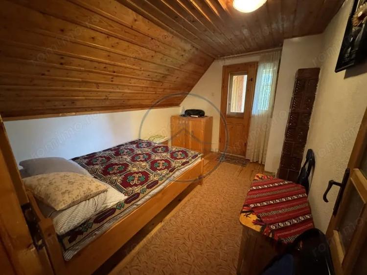 Casă cu Teren 500 Mp în Colibița