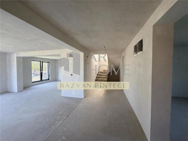 Casă individuală cu 4 camere cu Canalizare în Exterior Vest