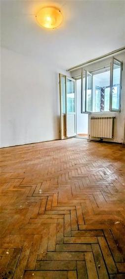 Apartament cu 2 camere decomandat în Nicolina