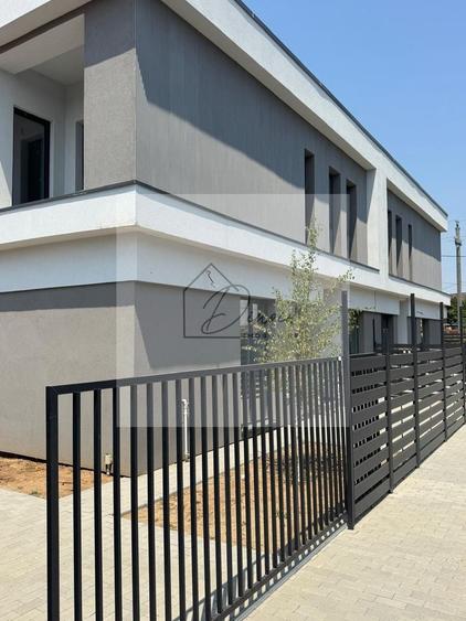 Casă individuală cu 4 camere cu Canalizare în Central