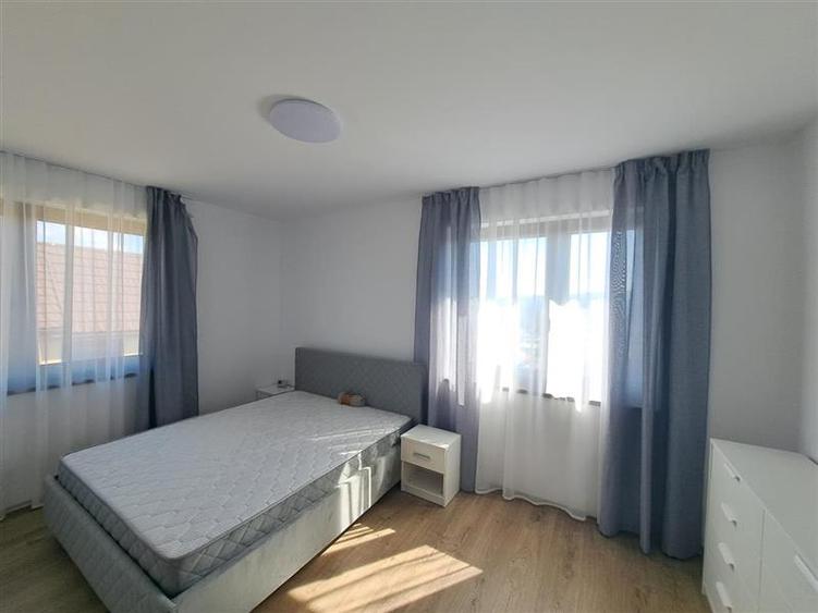 Duplex cu 4 camere cu Canalizare în Dâmbul Rotund