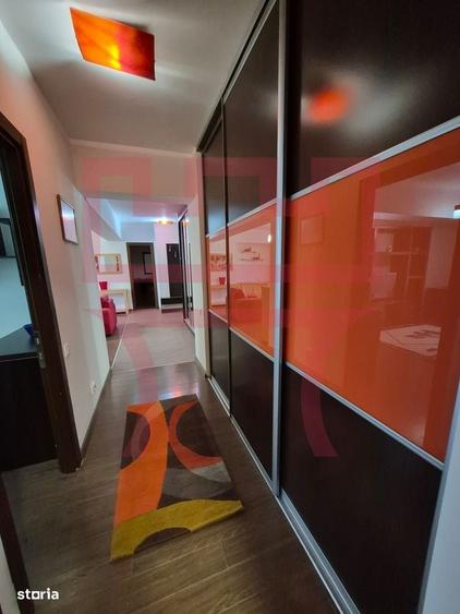 Apartament cu 3 camere în Plopilor