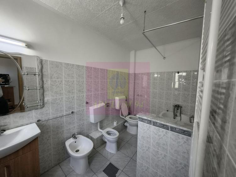 Casă individuală cu 4 camere cu Canalizare în Antiaeriană