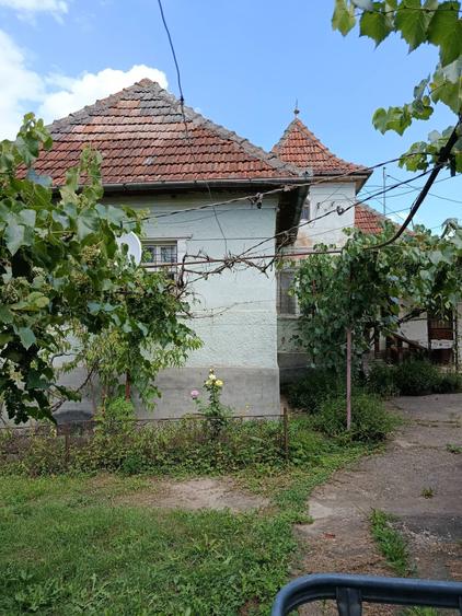 Casă cu 3 camere cu Teren 1000 Mp în Sutoru