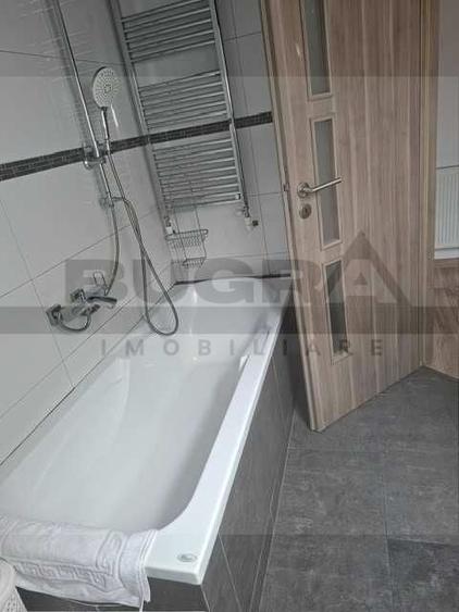 Apartament cu 3 camere decomandat în Florești