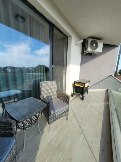 Apartament cu 3 camere semidecomandat în Central