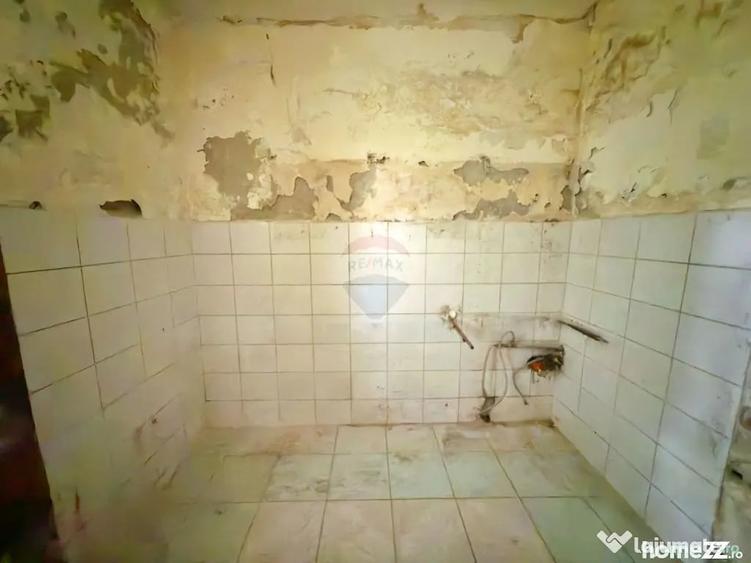 Apartament cu 3 camere semidecomandat în Central