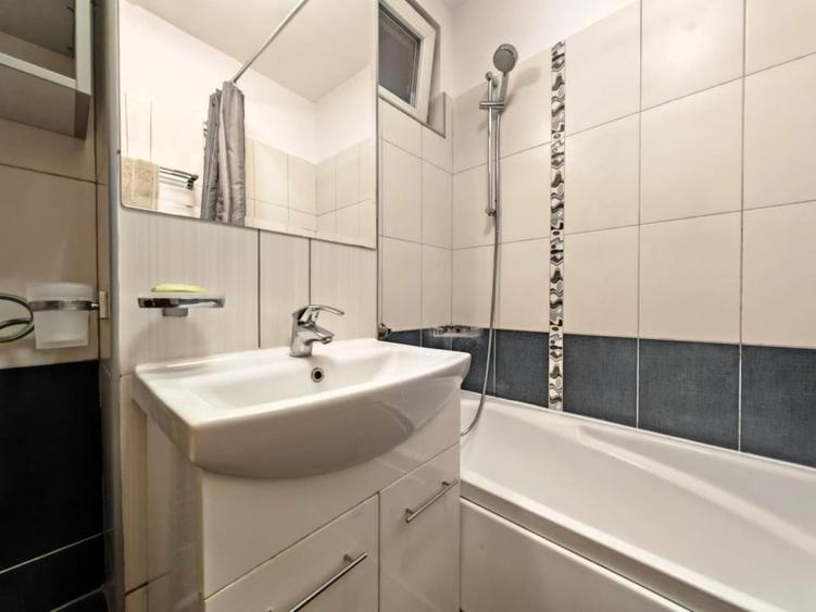 Apartament cu 2 camere semidecomandat, mobilat în Domenii
