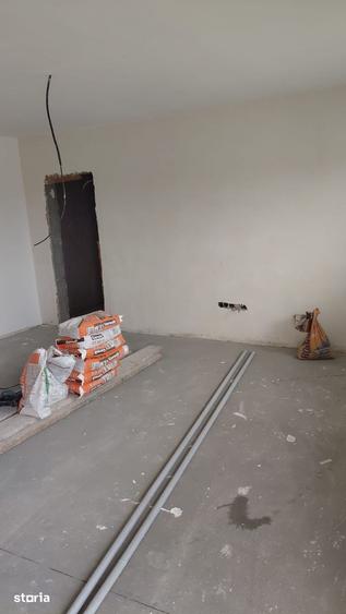 Casă cu 4 camere cu Teren 450 Mp în Malu Mare