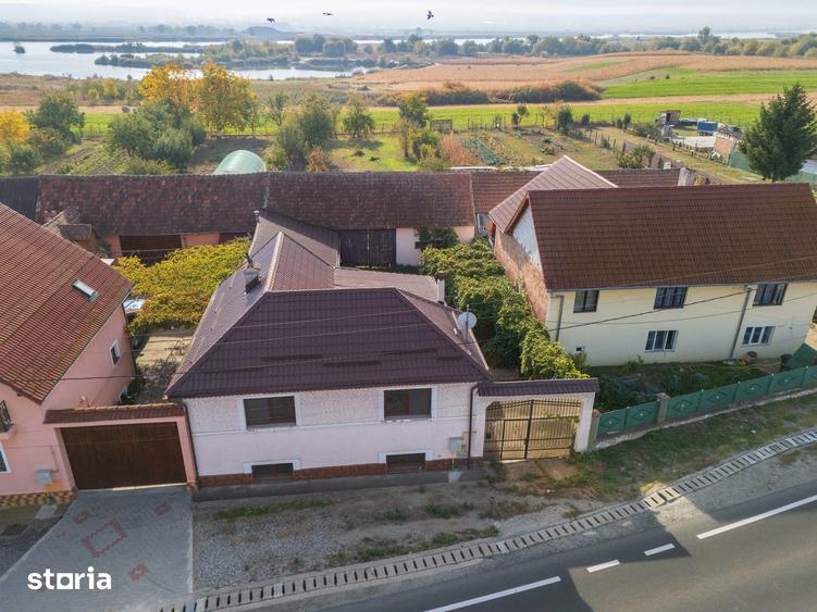 Casă cu 5 camere cu Teren 1352 Mp în Central