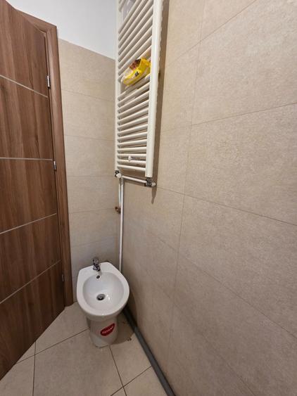 Apartament cu 4 camere decomandat în Doamna Ghica