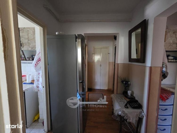 Apartament cu 3 camere decomandat în Alexandru cel Bun