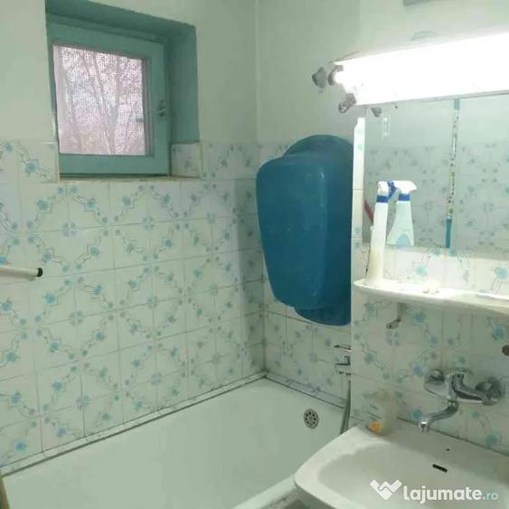 Apartament cu 3 camere semidecomandat în Fortuna
