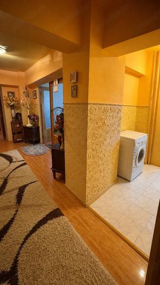 Apartament cu 4 camere decomandat în Sebastian