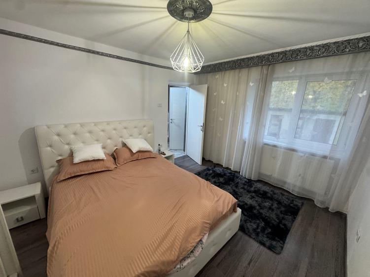 Apartament cu 2 camere semidecomandat în Ostra