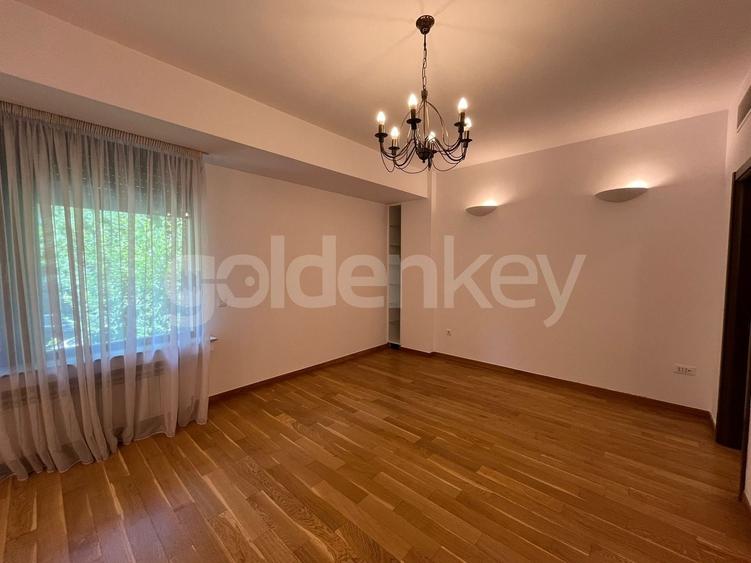Apartament cu 4 camere decomandat, mobilat în Dorobanți